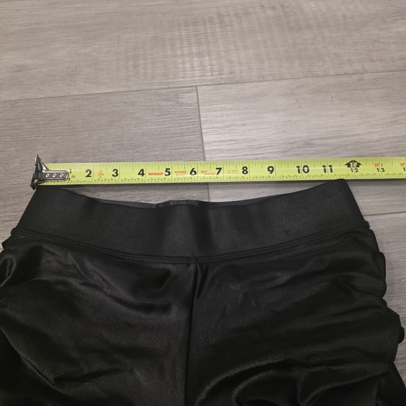 ALO Yoga Shiny Black Activewear - Picture 7 of 9